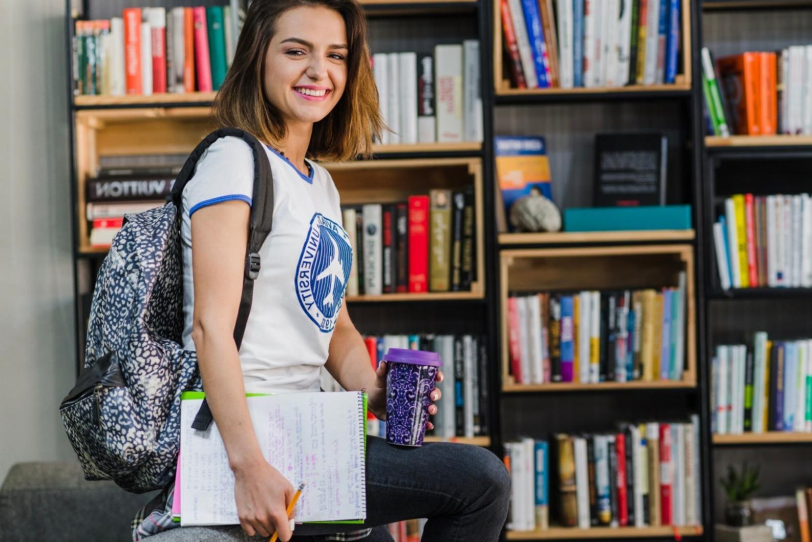 Familia española trabajando junta en su presupuesto familiar